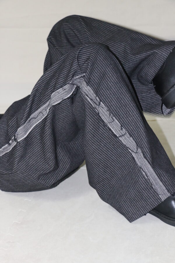 Nix | 🇰🇷 不修邊剪裁打褶長褲