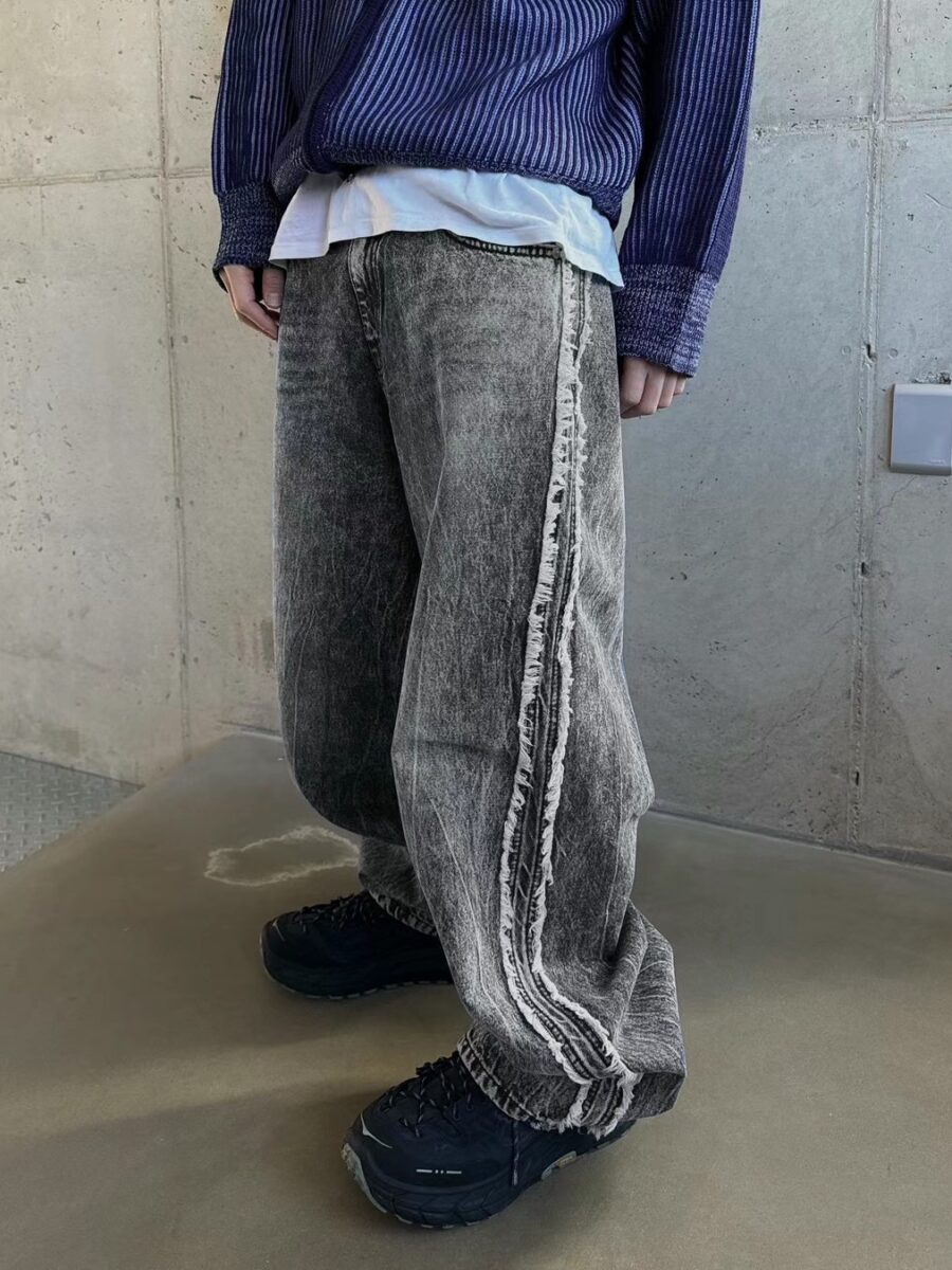 Nix | 🇰🇷 水洗雷痕側毛邊牛仔褲