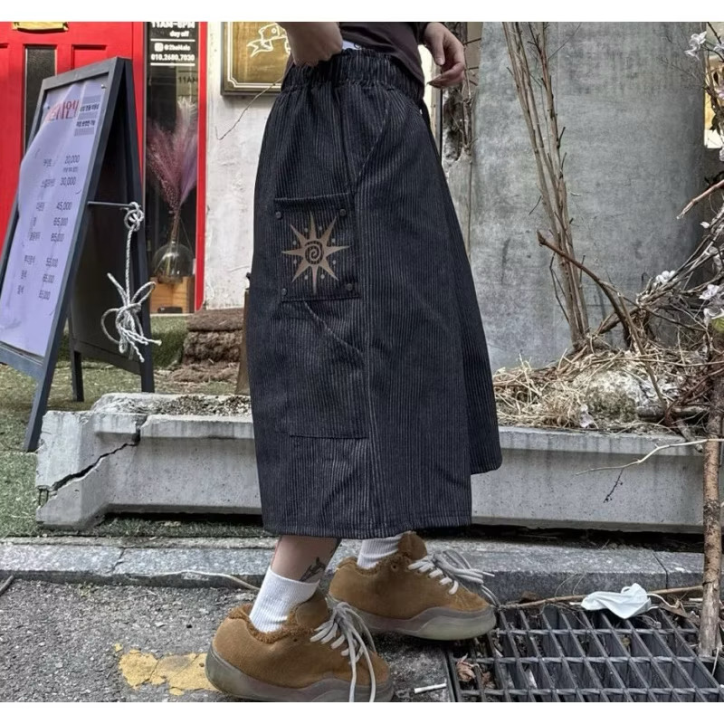 Nix | 🇰🇷太陽圖騰直紋七分褲