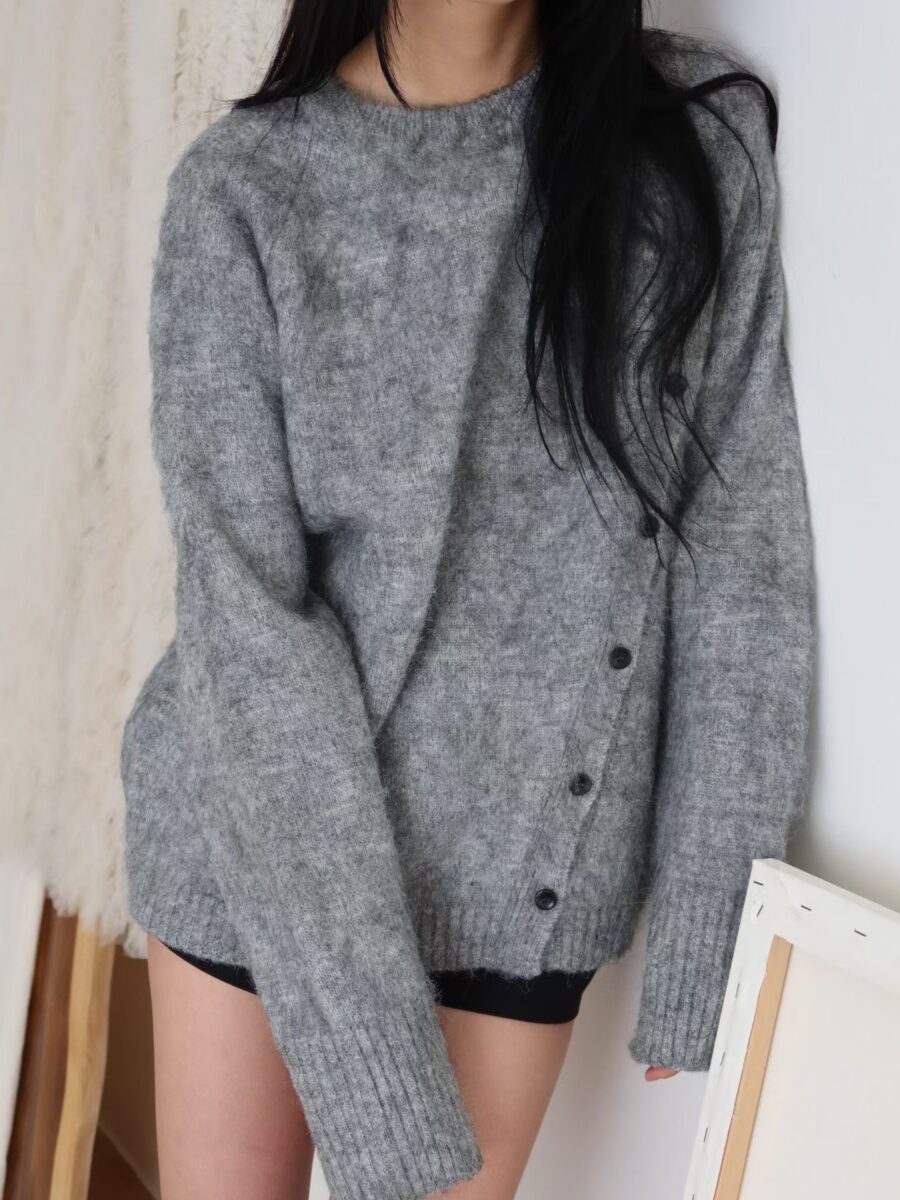 Nix | 🇰🇷 開衩斜釦鈕扣針織衫